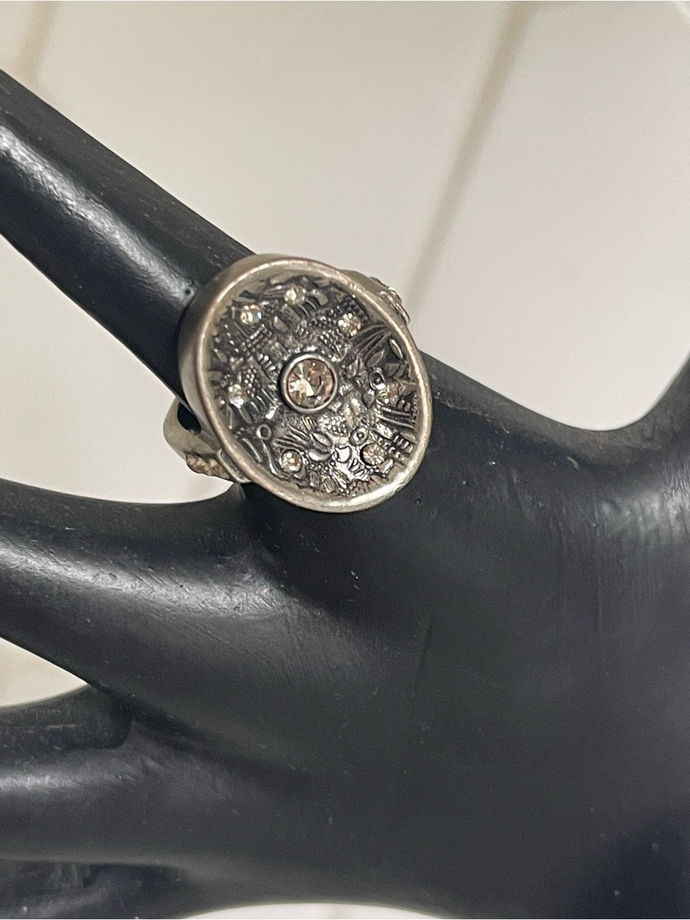Textured Silver-Tone Oval Ring with Sparkling Center Stone